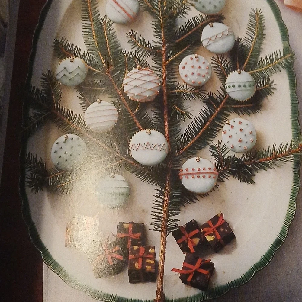 Martha Stewart Cupcakes Book 175 Ideas Paperback First Edition A Baking Guide
